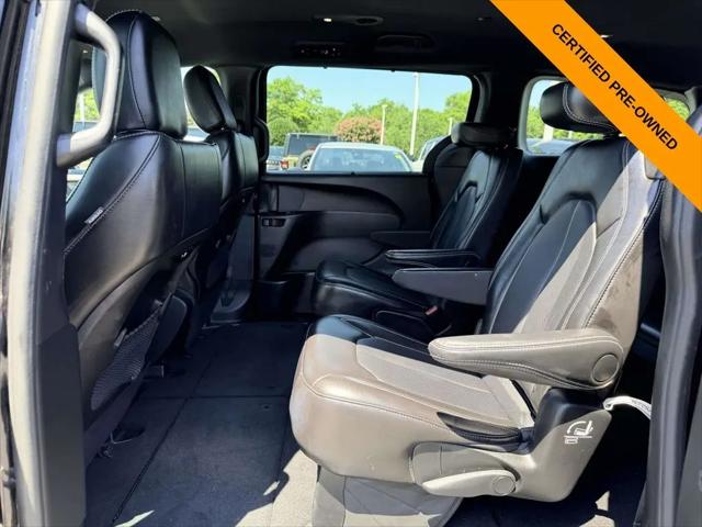 2025 Chrysler Pacifica Select