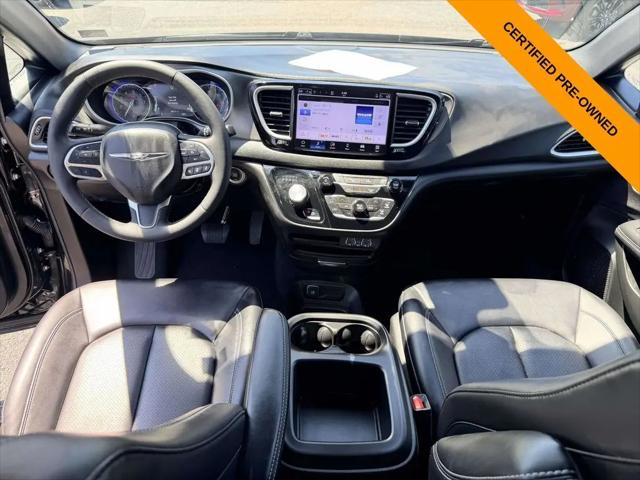 2025 Chrysler Pacifica Select