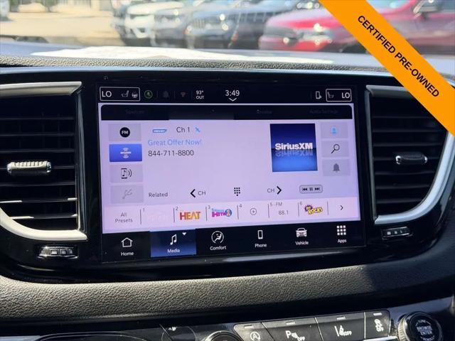2025 Chrysler Pacifica Select