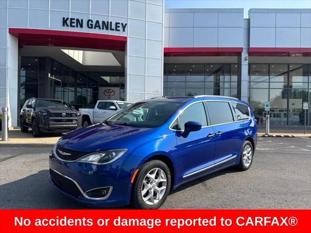2020 Chrysler Pacifica Touring L for sale in Akron, OH
