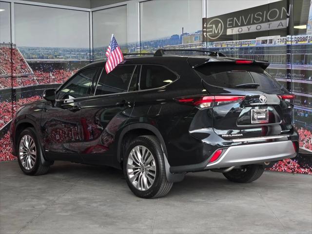 2026 Toyota Highlander Hybrid Platinum