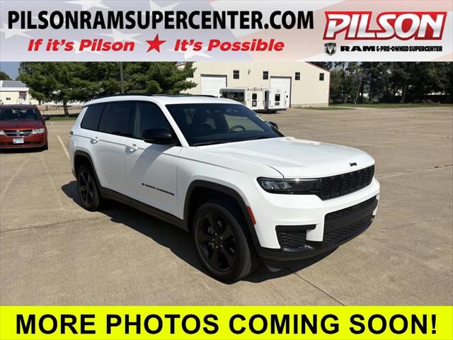 2023 Jeep Grand Cherokee L Altitude 4x4 for sale in Charleston, IL