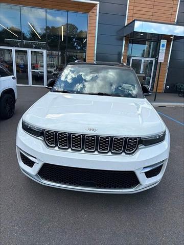 2022 Jeep Grand Cherokee Summit Reserve 4x4 2022 Jeep Grand Cherokee Summit Reserve 4x4
