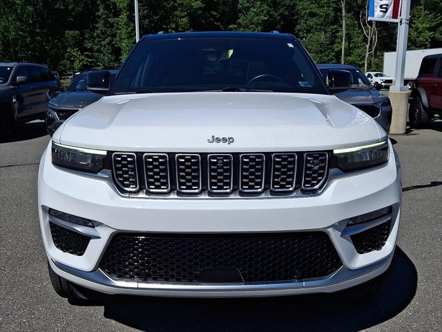 2022 Jeep Grand Cherokee Summit Reserve 4x4 2022 Jeep Grand Cherokee Summit Reserve 4x4