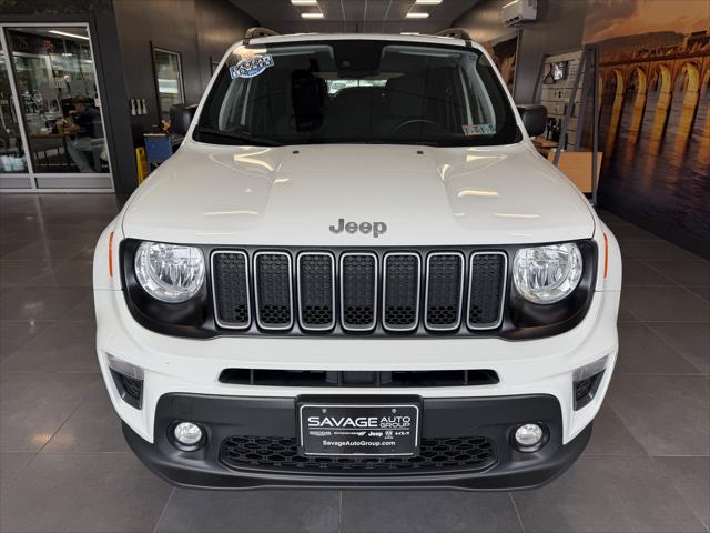 2022 Jeep Renegade Latitude 4x4 2022 Jeep Renegade Latitude 4x4