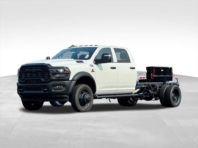 2026 RAM 5500 Chassis RAM 5500 TRADESMAN CHASSIS CREW CAB 4X4 84 CA