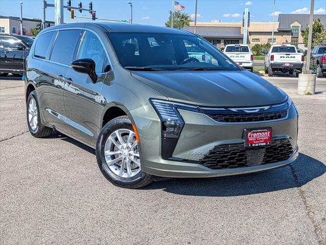 2027 Chrysler Pacifica PACIFICA SELECT AWD