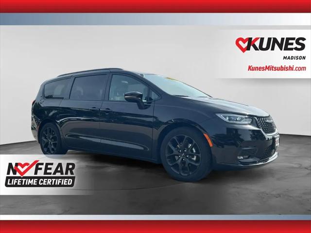 2024 Chrysler Pacifica Touring L for sale in Madison, WI