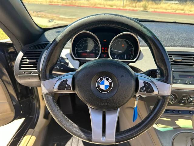 2005 BMW Z4 2.5i