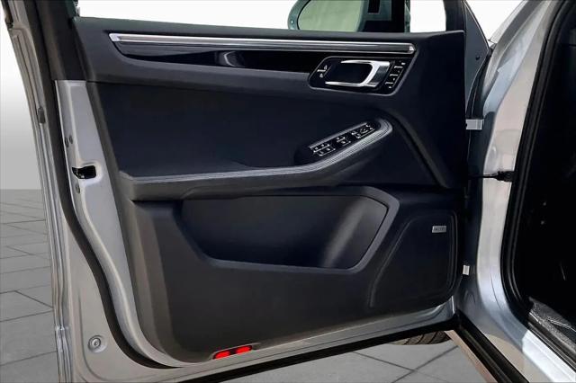 2021 Porsche Macan Macan