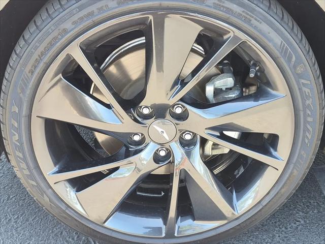 2023 Genesis G70 2.0T RWD
