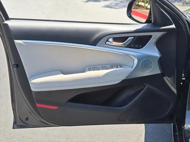 2023 Genesis G70 2.0T RWD