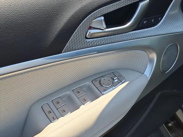 2023 Genesis G70 2.0T RWD