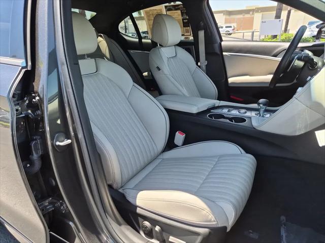 2023 Genesis G70 2.0T RWD