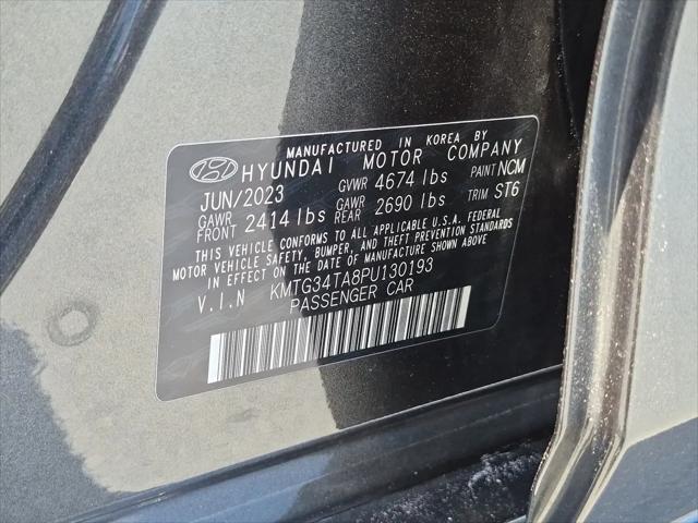 2023 Genesis G70 2.0T RWD
