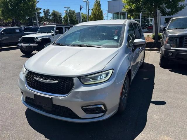 2023 Chrysler Pacifica Hybrid Touring L