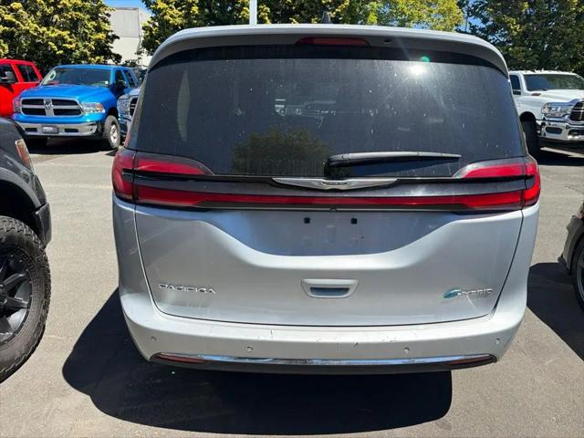 2023 Chrysler Pacifica Hybrid Touring L