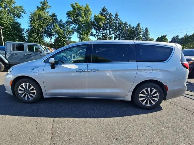 2023 Chrysler Pacifica Hybrid Touring L