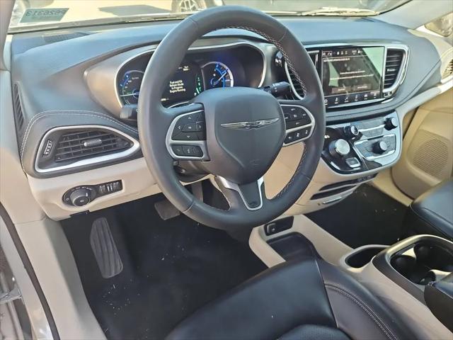 2023 Chrysler Pacifica Hybrid Touring L