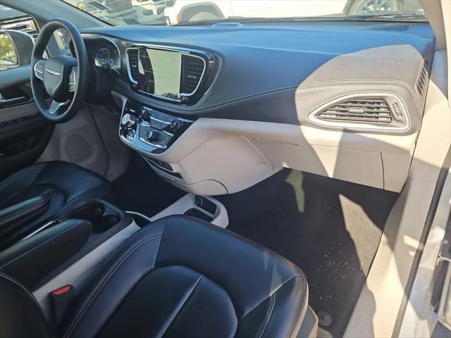 2023 Chrysler Pacifica Hybrid Touring L