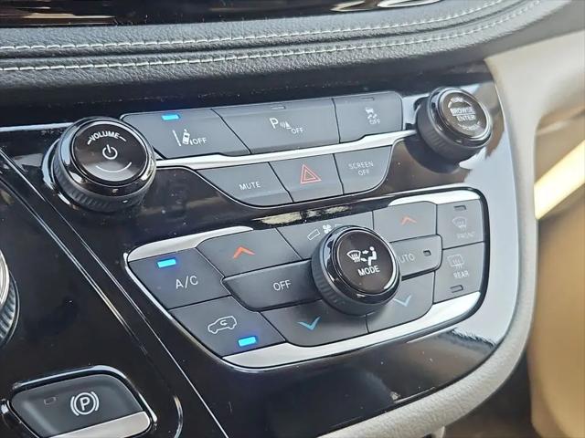 2023 Chrysler Pacifica Hybrid Touring L