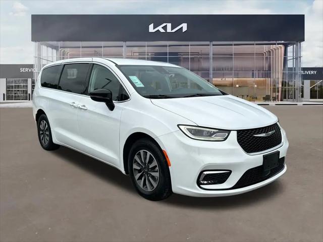 2024 Chrysler Pacifica Hybrid Select for sale in Macon, GA