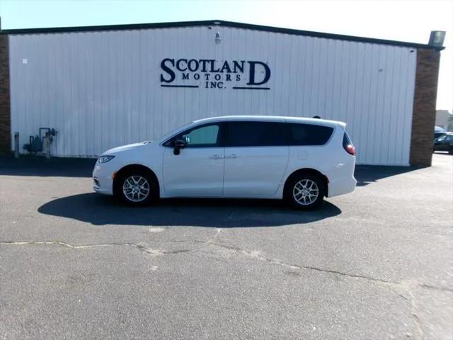 2025 Chrysler Pacifica Select for sale in Laurinburg, NC