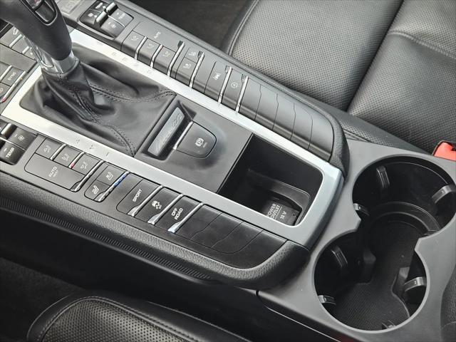 2021 Porsche Macan Macan