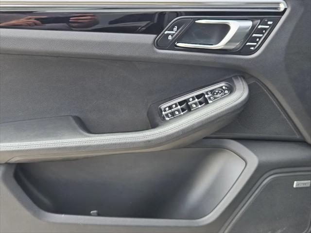 2021 Porsche Macan Macan
