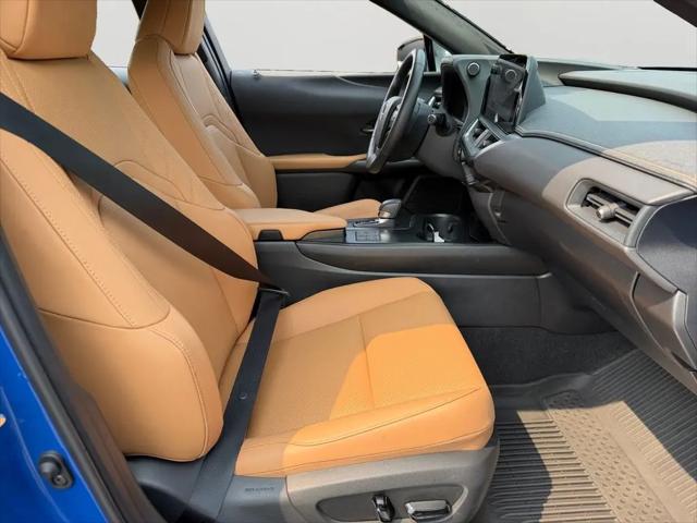 2025 Lexus 300 Premium