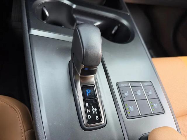 2025 Lexus 300 Premium