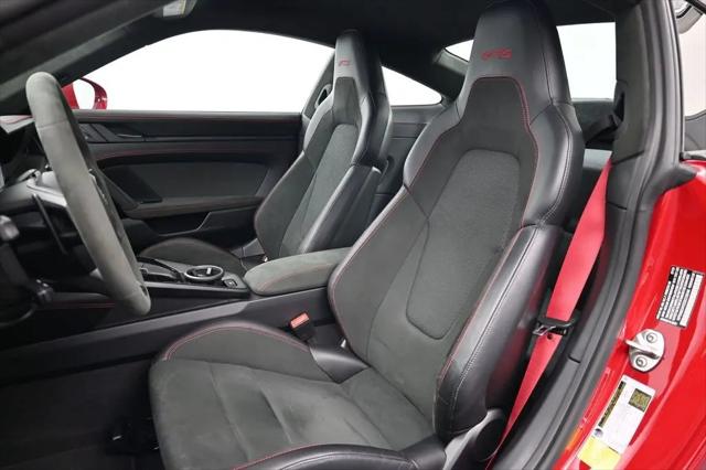 2025 Porsche 911 Carrera 4 GTS