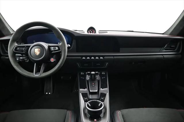 2025 Porsche 911 Carrera 4 GTS