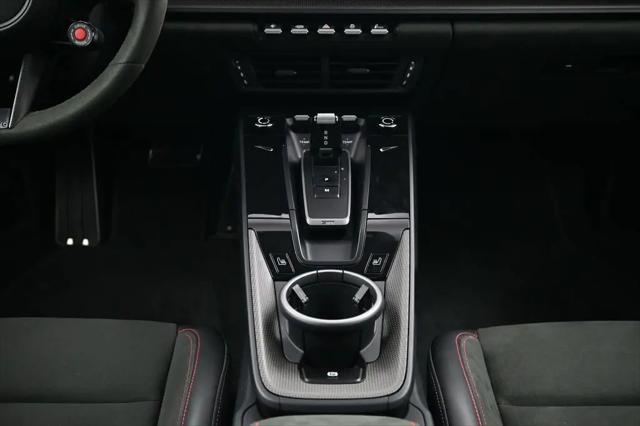 2025 Porsche 911 Carrera 4 GTS