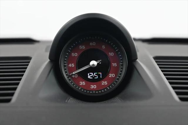 2025 Porsche 911 Carrera 4 GTS