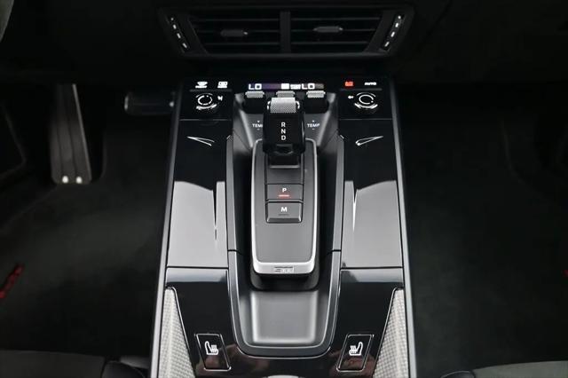 2025 Porsche 911 Carrera 4 GTS