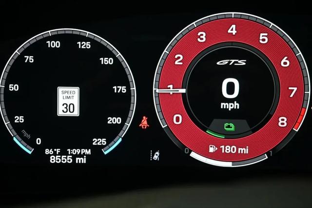 2025 Porsche 911 Carrera 4 GTS