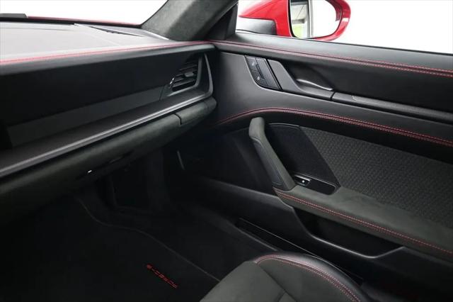 2025 Porsche 911 Carrera 4 GTS