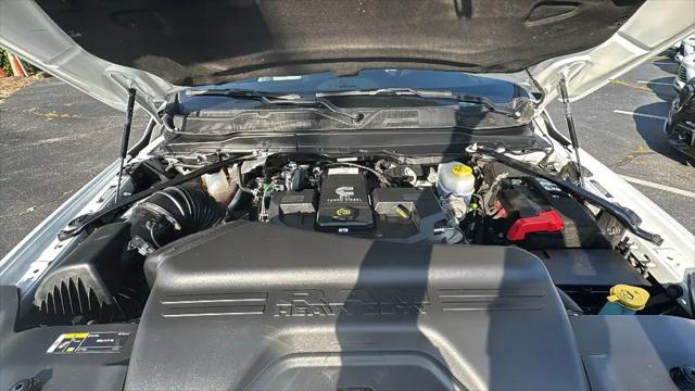 2024 Ram 3500 Big Horn Crew Cab 4x4 8' Box