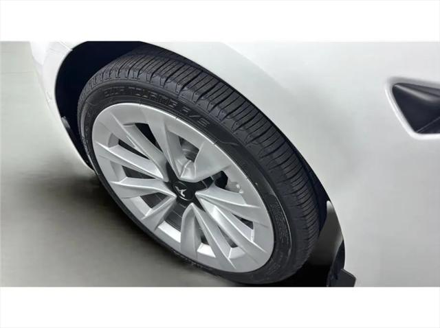 2021 Tesla Model 3 Standard Range Plus Rear-Wheel Drive