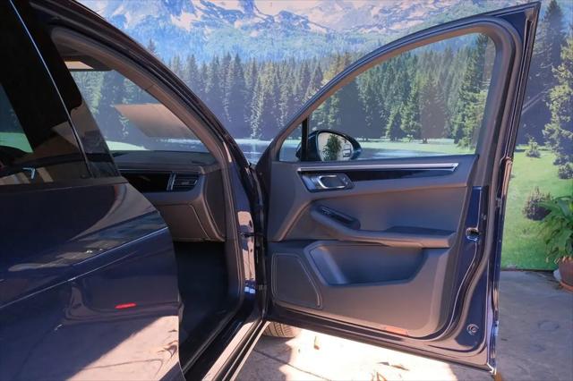 2020 Porsche Macan Macan