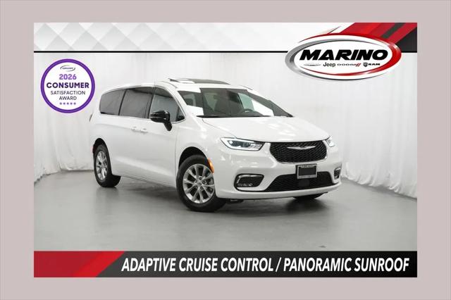 2025 Chrysler Pacifica Select for sale in Chicago, IL