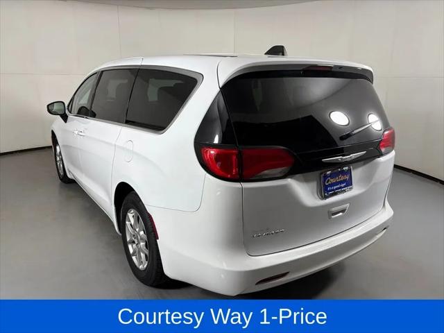 2023 Chrysler Voyager LX