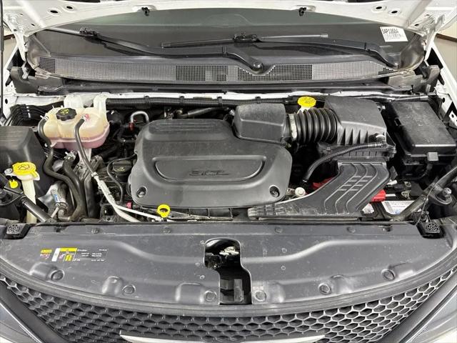 2023 Chrysler Voyager LX