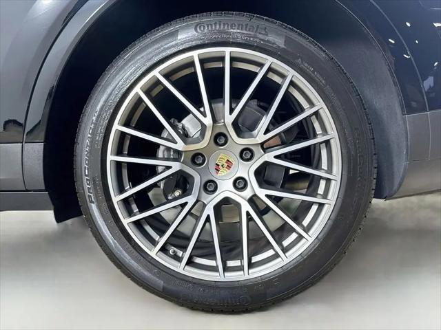 2023 Porsche Cayenne Platinum Edition