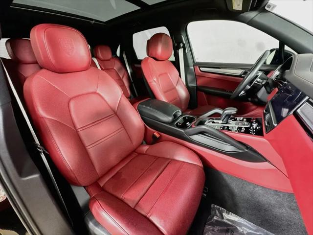 2023 Porsche Cayenne Platinum Edition