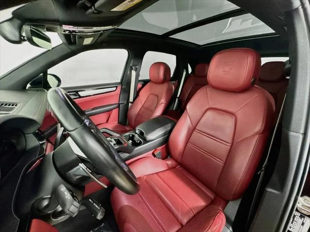 2023 Porsche Cayenne Platinum Edition