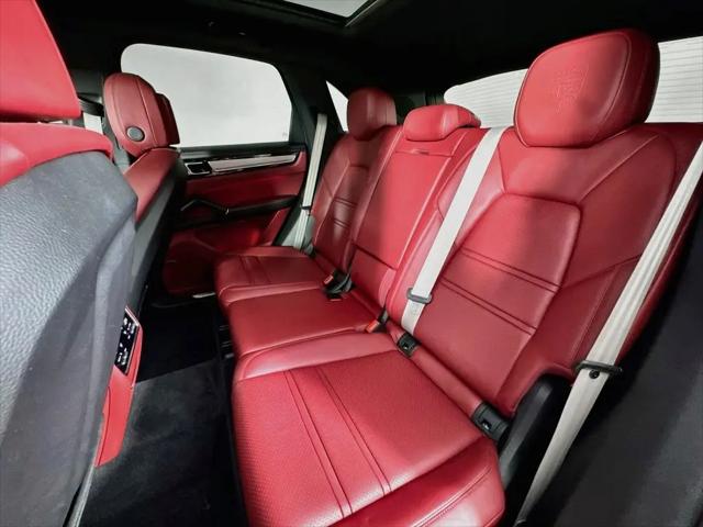 2023 Porsche Cayenne Platinum Edition