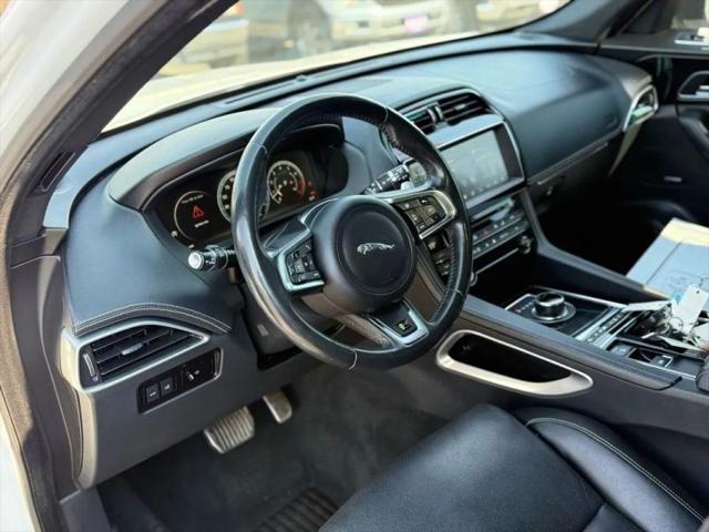 2018 Jaguar F-PACE 30t R-Sport
