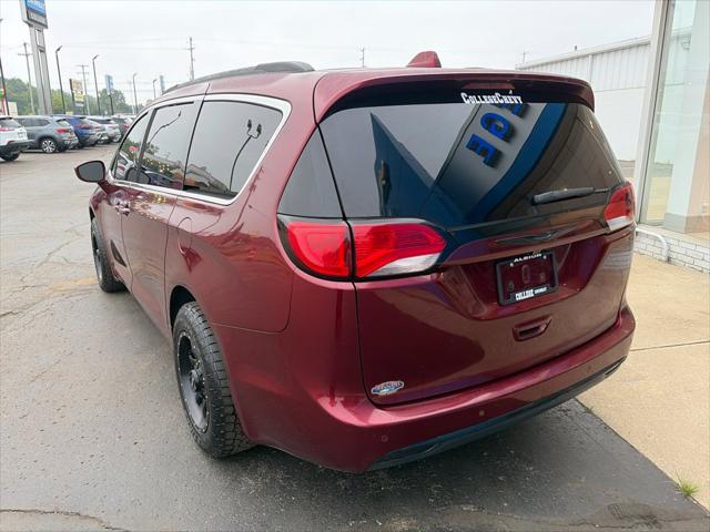 2017 Chrysler Pacifica Touring-L